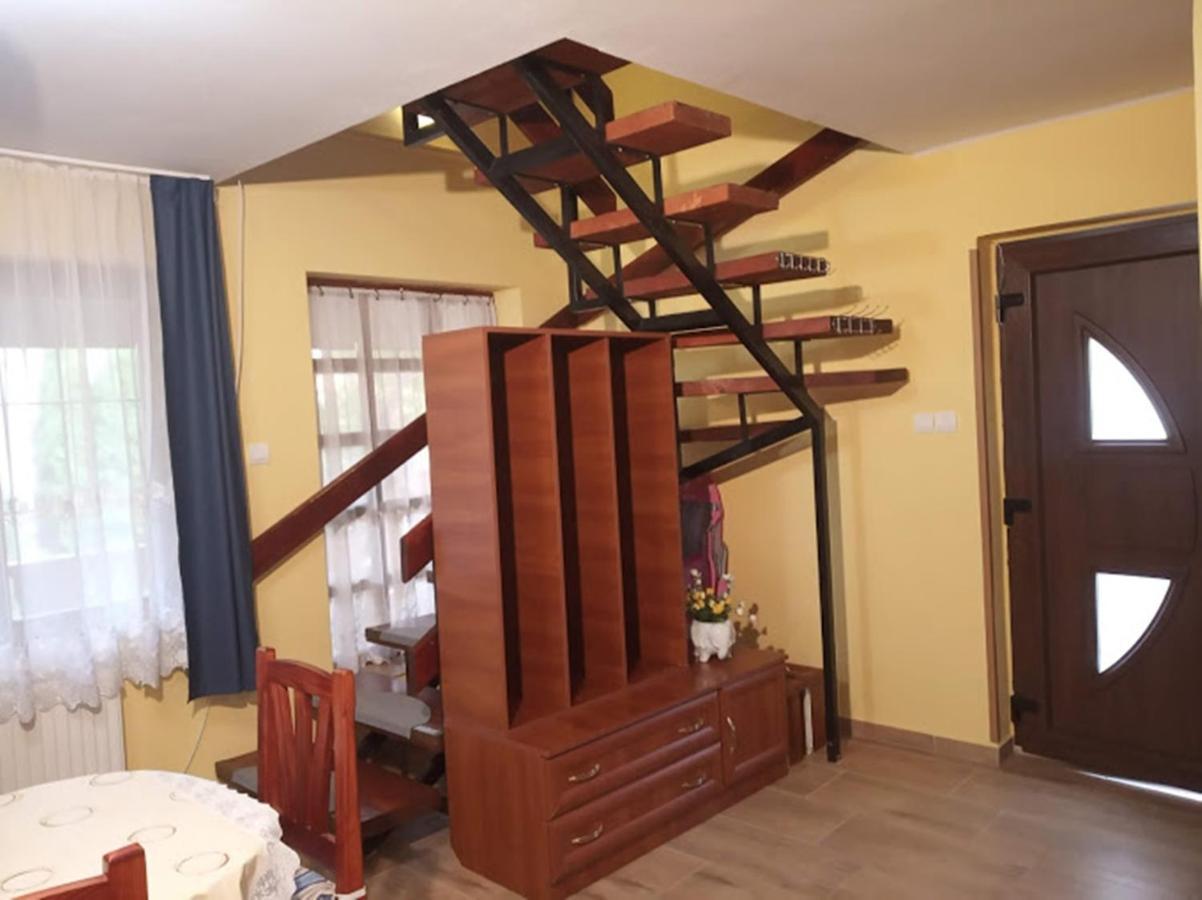 Bazsi Apartman ハイデゥソボスロー エクステリア 写真