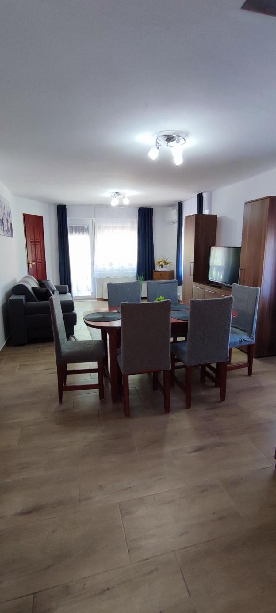 Bazsi Apartman ハイデゥソボスロー エクステリア 写真